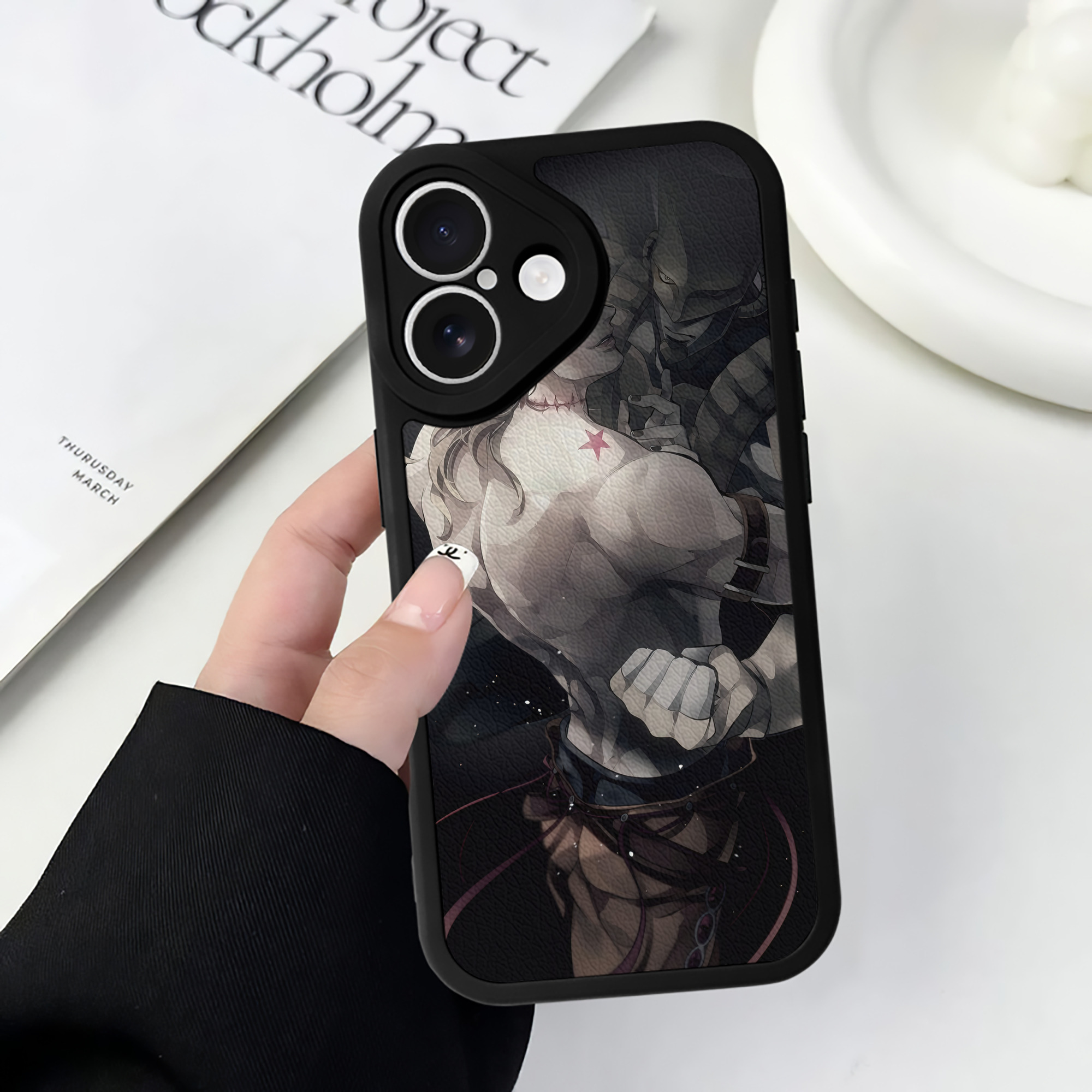 （画像用） ジョジョの奇妙な冒険 JoJo's Bizarre Adventure 【iPhone 16シリーズ対応】シリコンスマホケース（レザー調） 材質：シリコン